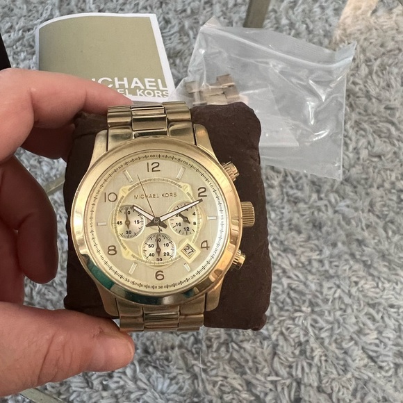 Michael Kors Watch - Picture 2 of 6